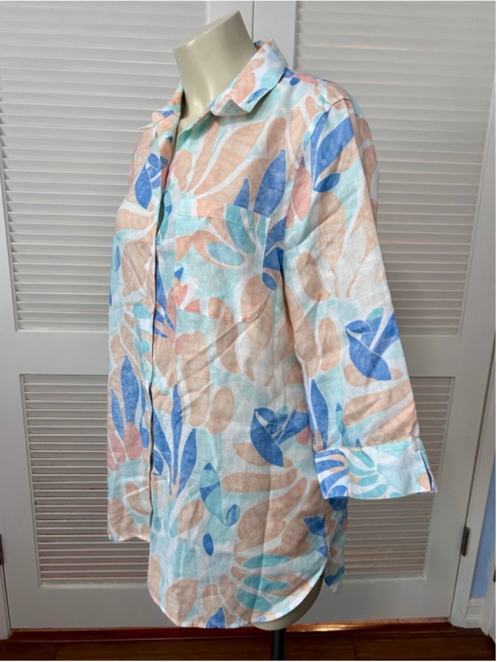 Chico’s No Iron Linen Floral Button Down Shirt Size 3 XL 16/18 - Picture 3 of 10